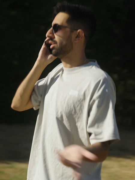 Vikk wearing Circulr