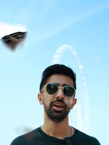 Vikk wearing Circulr