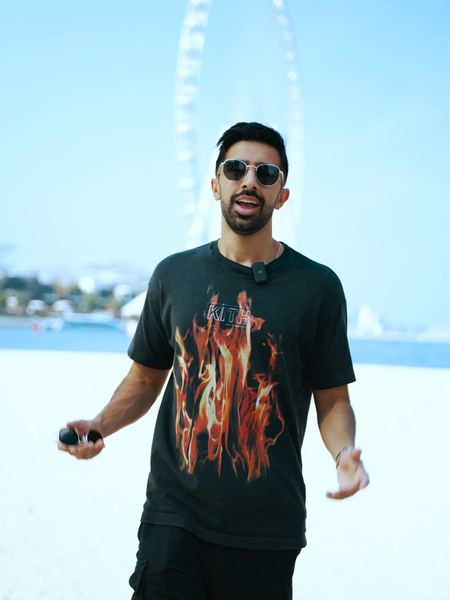 Vikk wearing Circulr